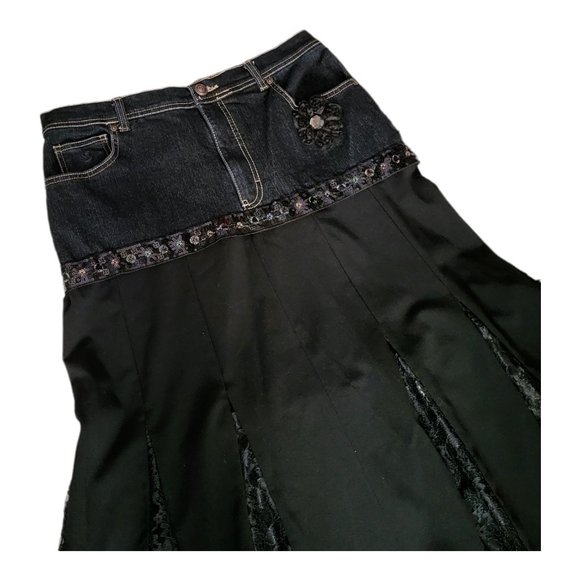 Upcycled Midi Skirt Size 10 Black Lace Panel Embellished Flower Hippie - Picture 4 of 9